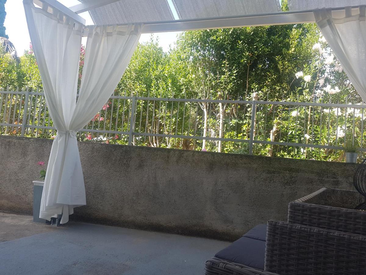Apartments Dijan Sukosan Luaran gambar